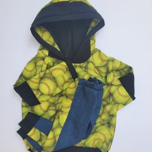 Baseball hoodie outfit